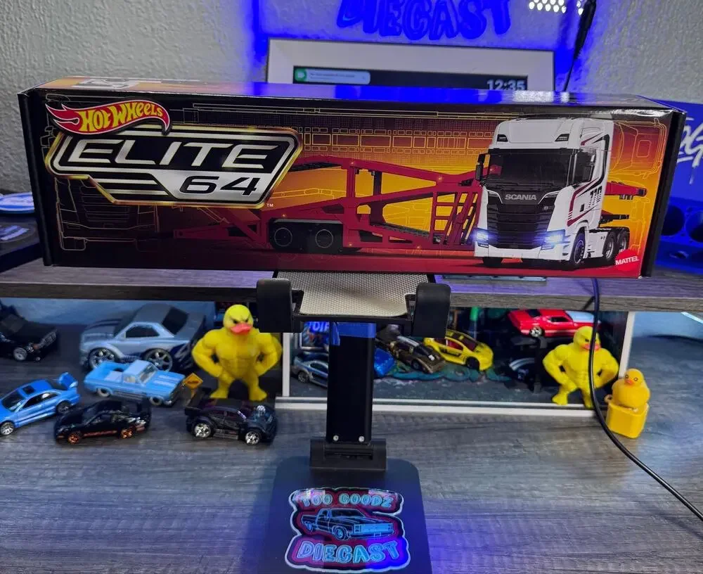 Hot wheels elite 64 Scania 770 S hauler sealed
